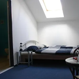 zkontrolujte dostupnost